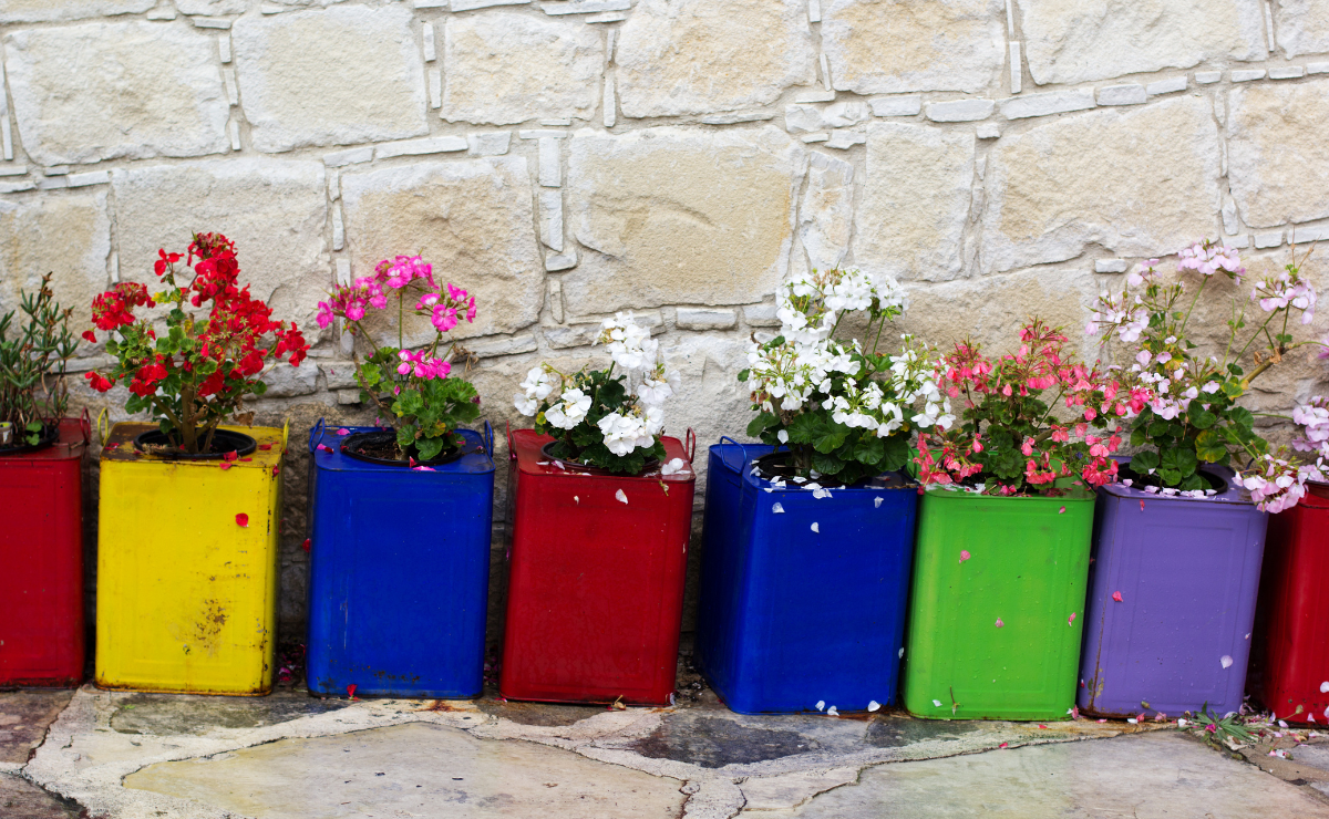 25 itens reciclados transformados em vasos ou lindas floreiras