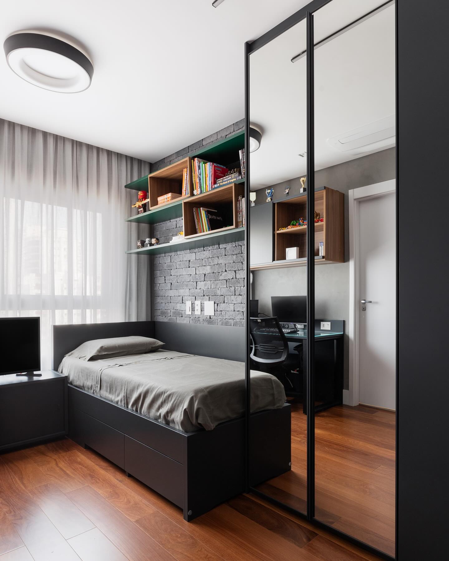 Foto de quarto de solteiro decorado 004 - 13