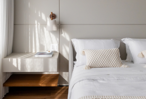 Quartos brancos que são tudo, menos sem graça: veja ideias apaixonantes