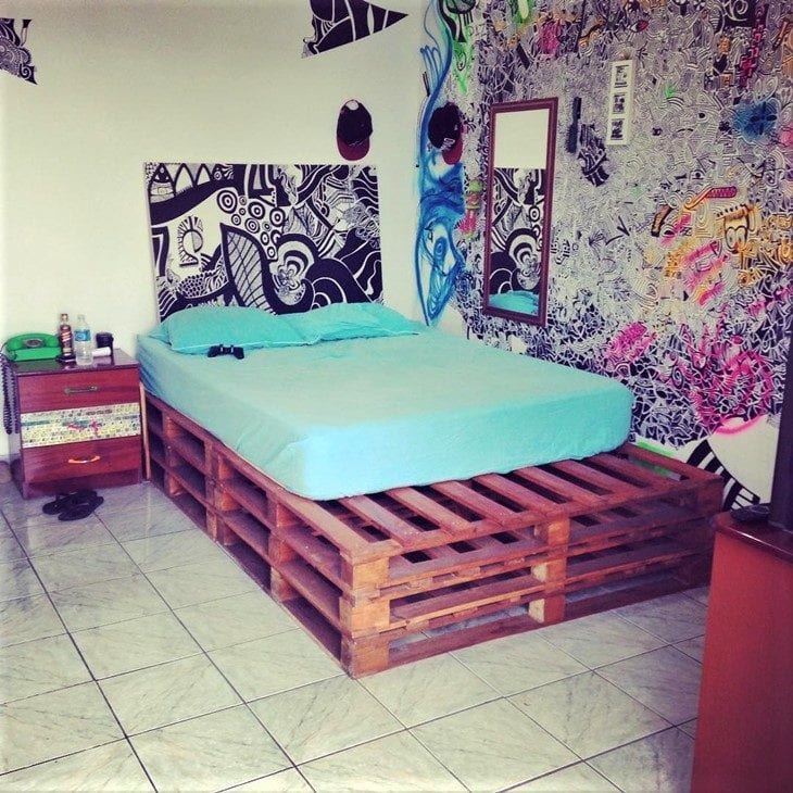 Foto de cama pallet 36 - 17