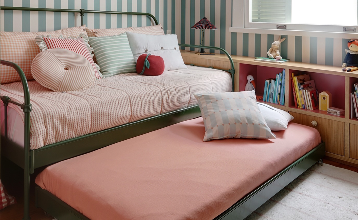 quarto com bicama na decoração.