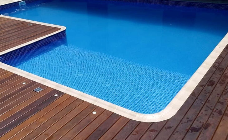 Foto de piso para piscina 00 - 2