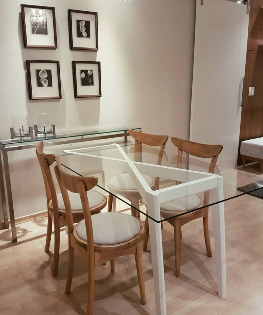 Foto de mesa de jantar de vidro 31 - 31