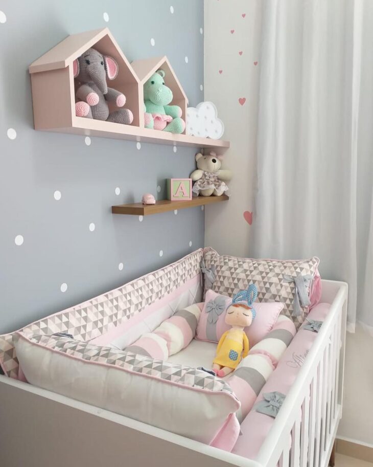 Foto de prateleira para quarto de bebe 17 - 17