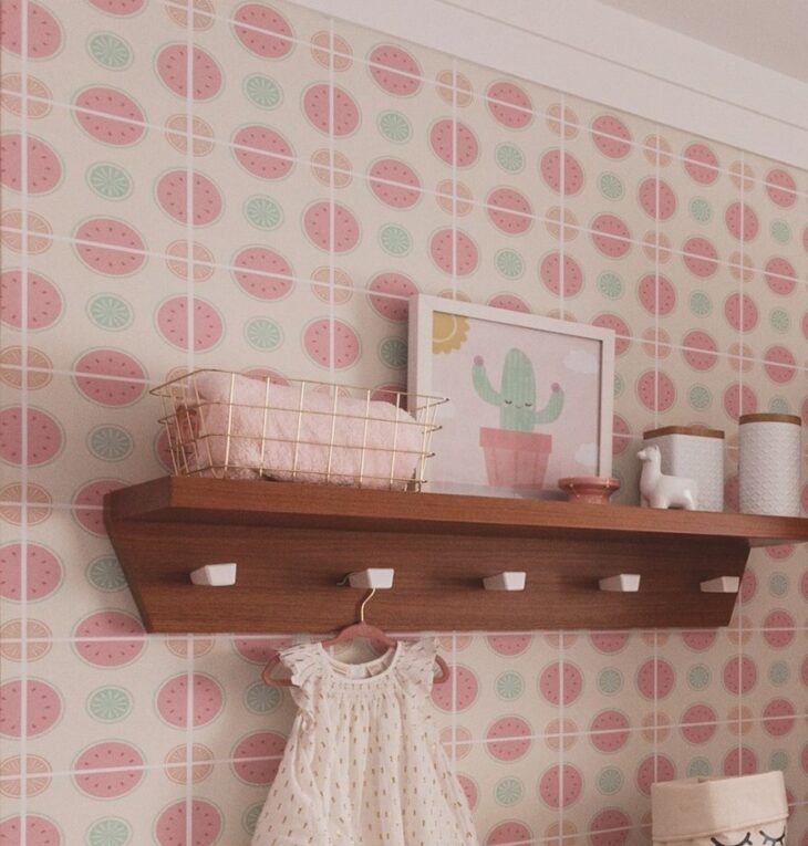 Foto de prateleira para quarto de bebe 46 - 44