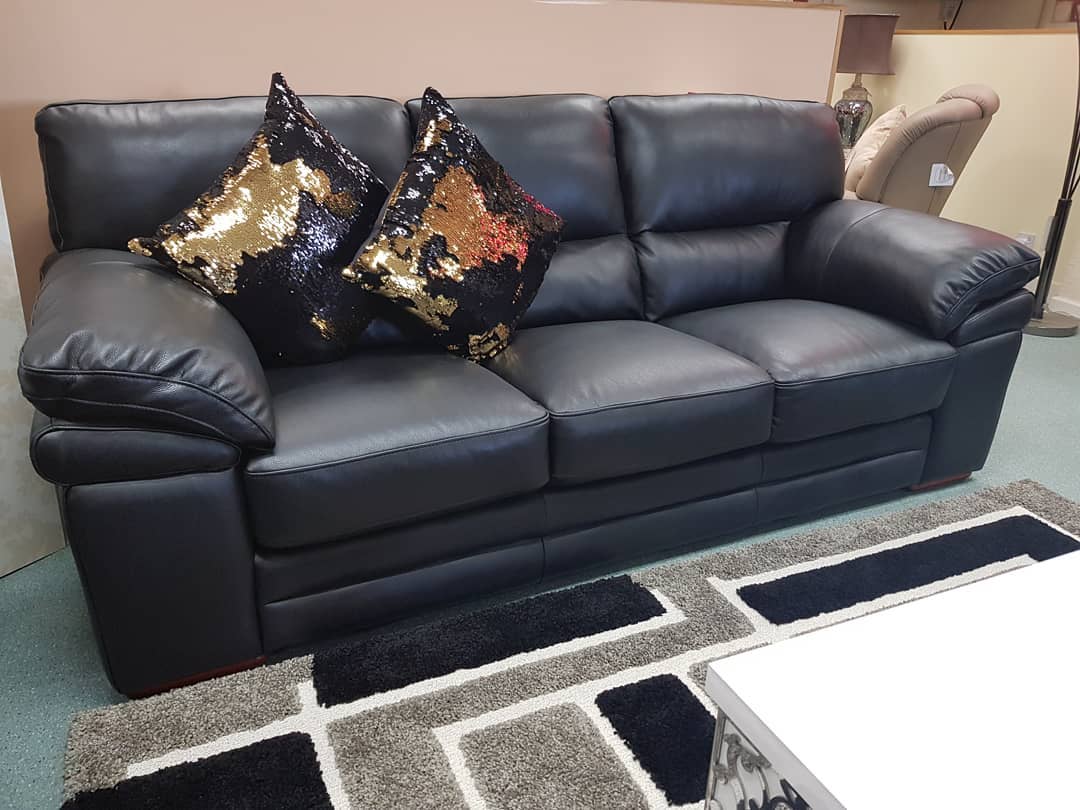 Foto de sofa preto 46 - 48