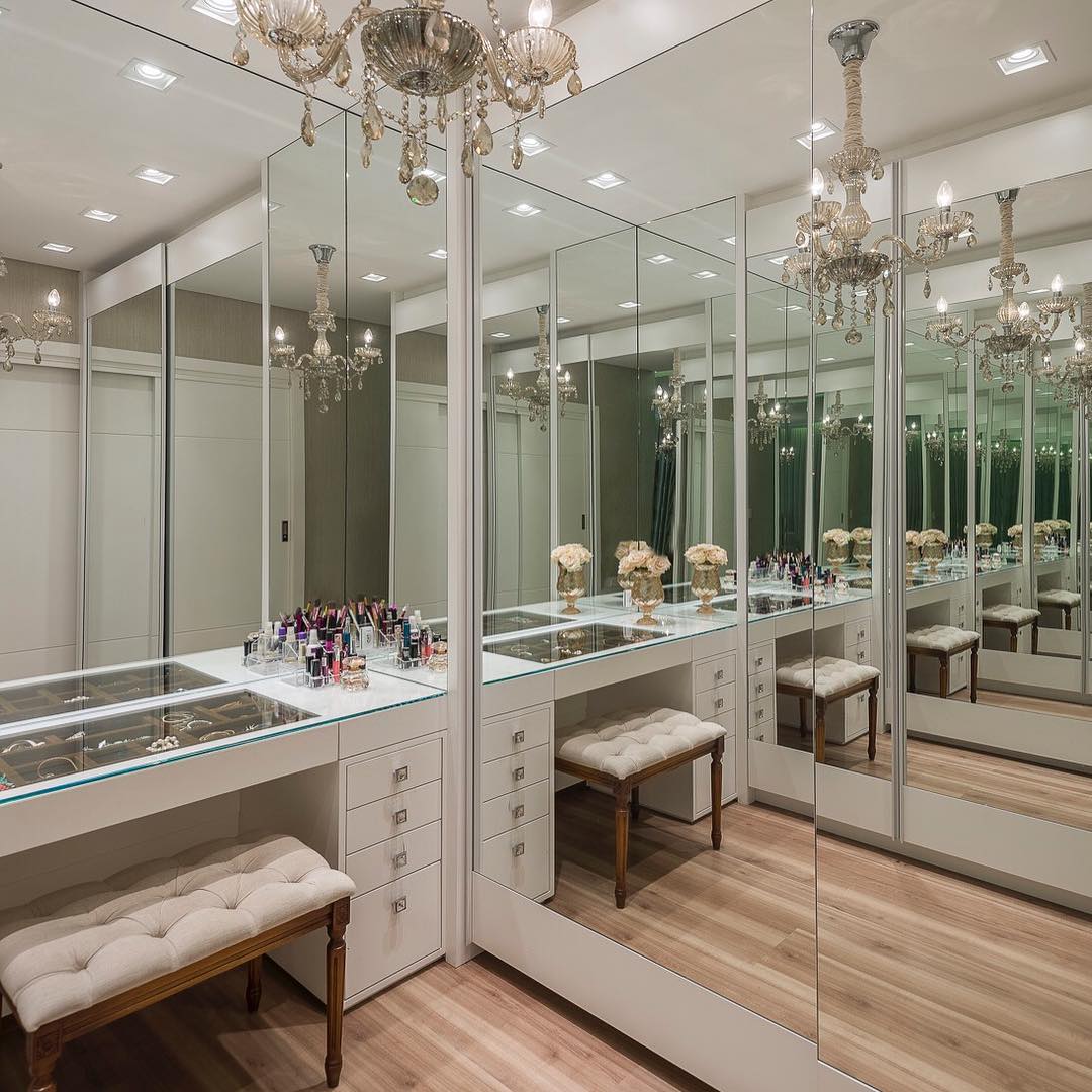Closet feminino: 60 ideias para organizar roupas com estilo