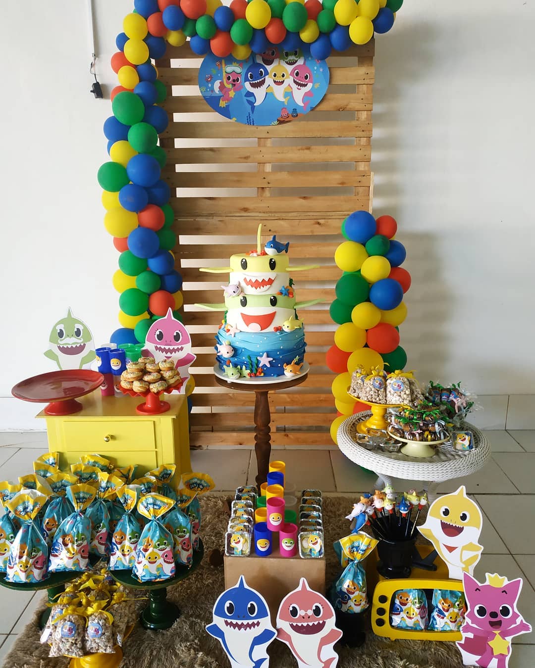 Foto de festa baby shark 24 - 27