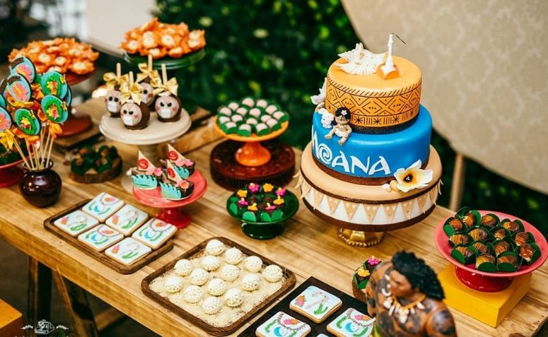 Bolo da Moana: 120 ideias tropicais para uma festa cheia de aventuras