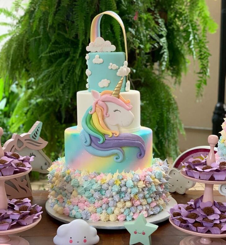 Foto de bolo de unicornio 18 - 21