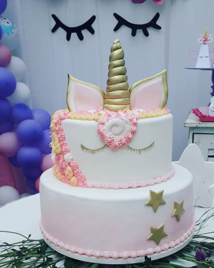 Foto de bolo de unicornio 65 - 68