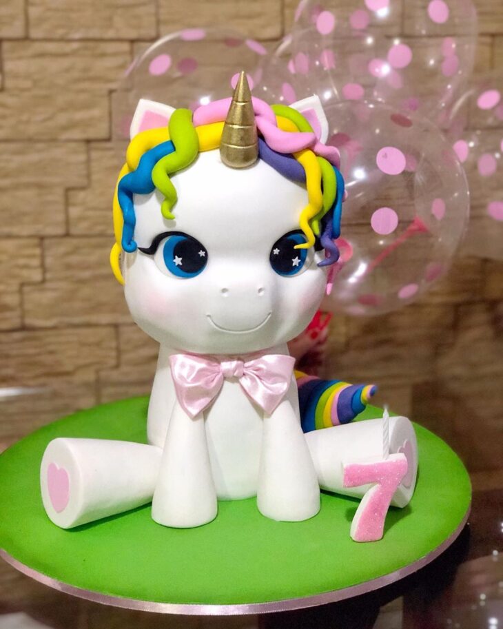 Foto de bolo de unicornio 78 - 81