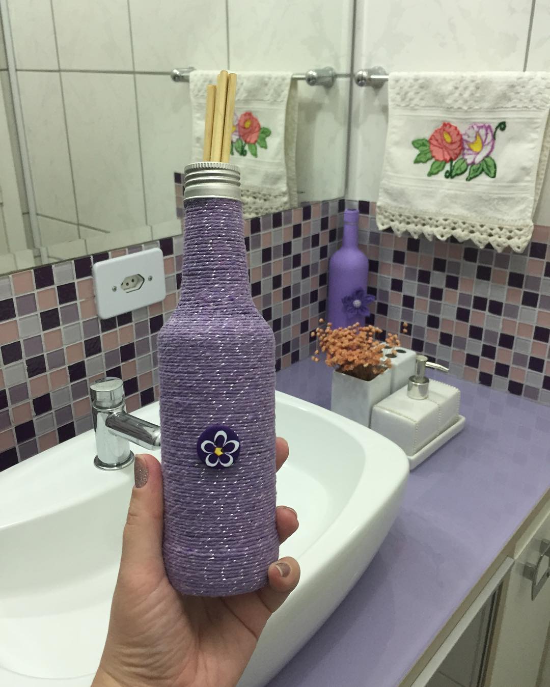 Foto de garrafas decoradas com barbante 24 - 24