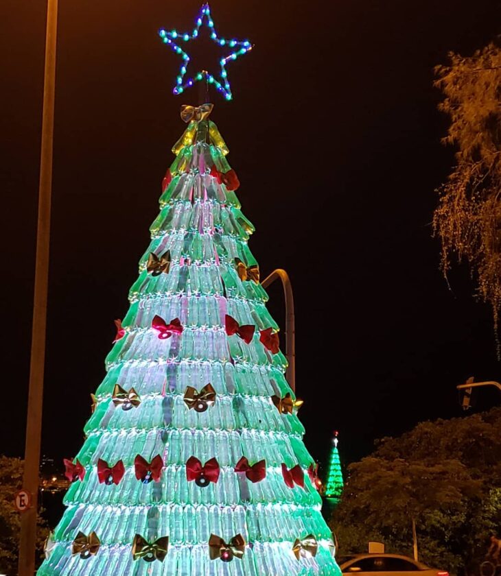 Foto de arvore de natal de garrafa pet 14 - 16