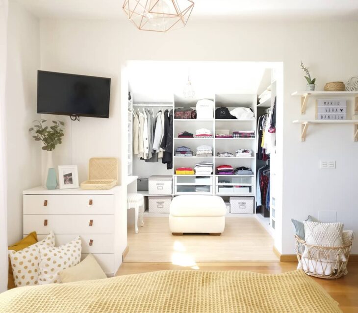 Foto de quarto com closet 15 - 16