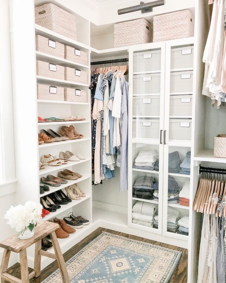 Foto de quarto com closet 39 - 41