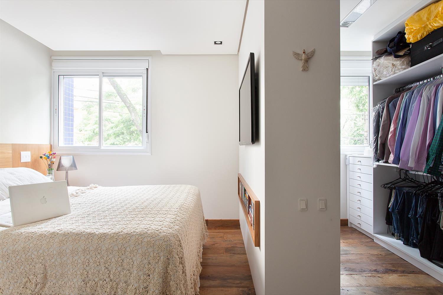 Quarto com closet: 85 ideias para organizar seu espaço