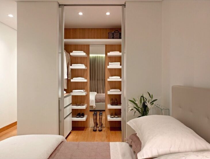 Foto de quarto com closet 52 - 54