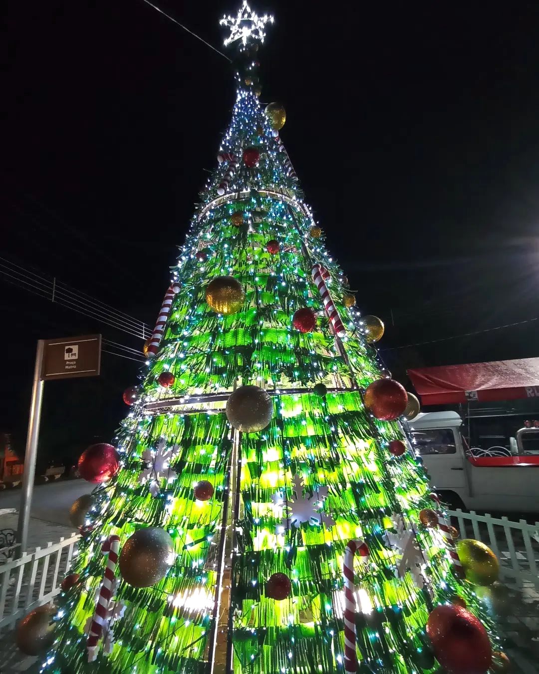 Foto de arvore de natal de garrafa pet 030 - 33