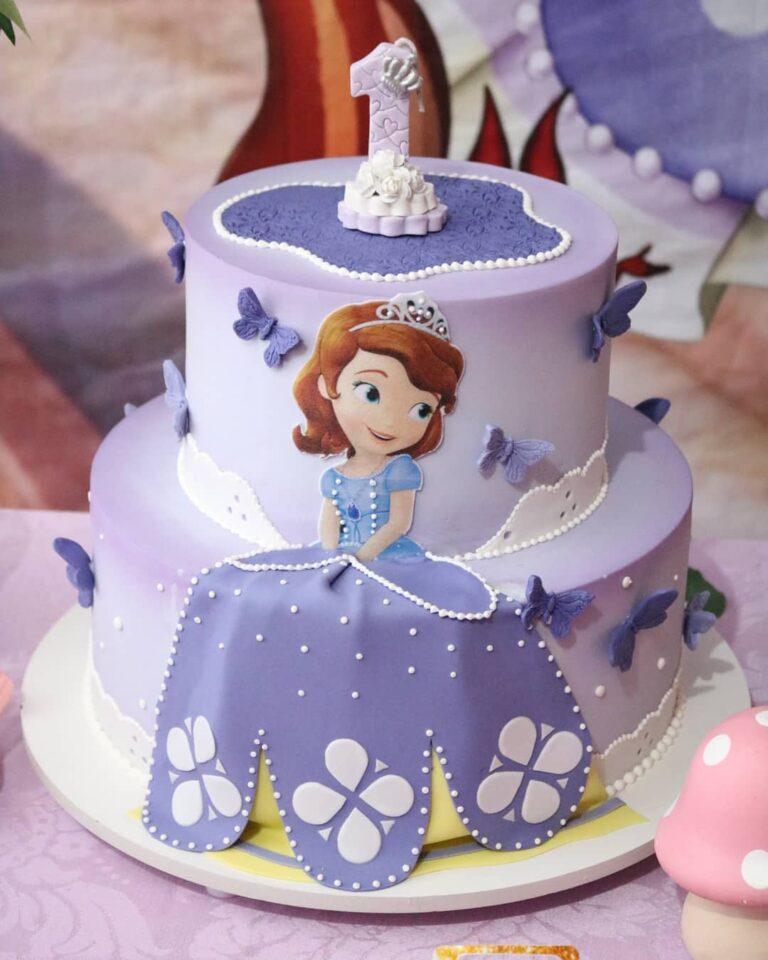 85 modelos de bolo da Princesa Sofia para abrilhantar a sua festa