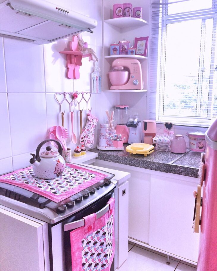 Foto de cozinha rosa 48 - 49