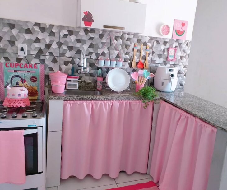 Foto de cozinha rosa 51 - 55