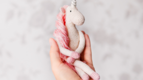 Foto de unicornio de croche 0 - 3