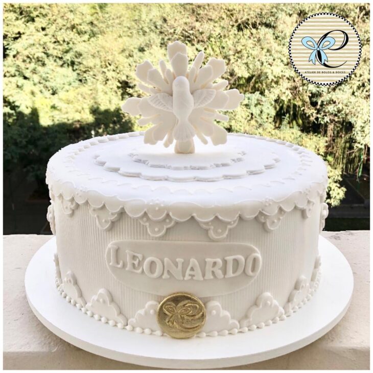 Foto de bolo de batizado 36 - 39