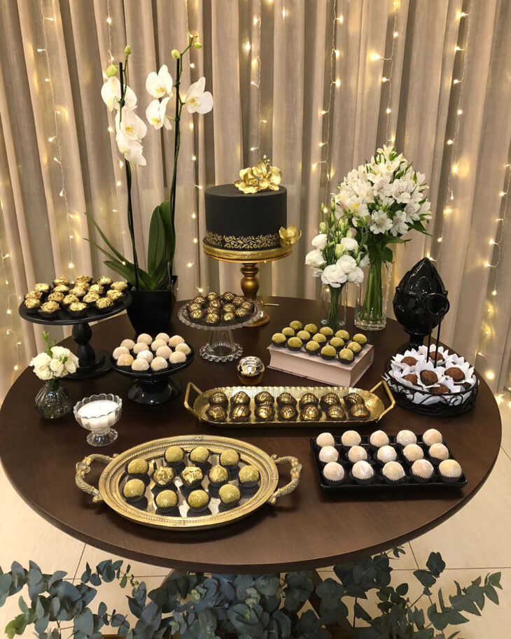 Foto de decoracao preto e dourado 17 - 20