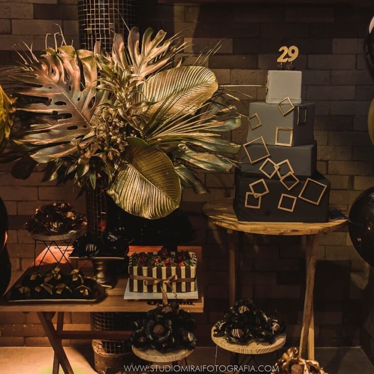 Foto de decoracao preto e dourado 21 - 24