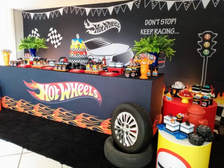 Foto de festa hot wheels 25 - 28