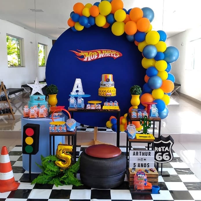 Foto de festa hot wheels 57 - 60