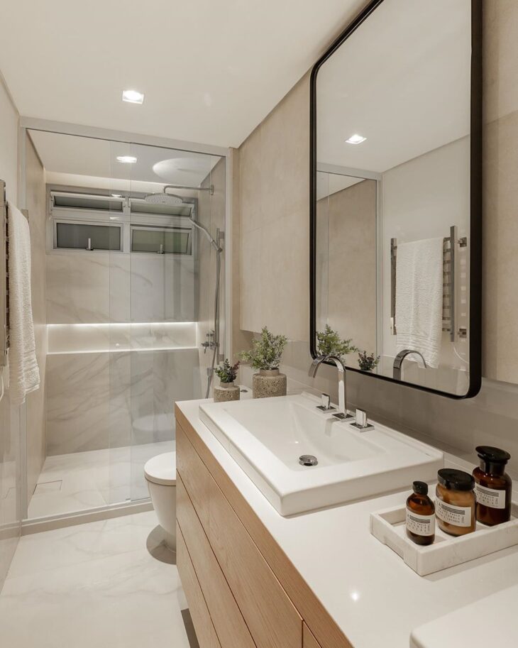 Foto de porcelanato bege 29 - 30