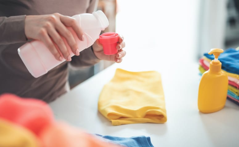 Como tirar mancha de caneta: melhores dicas para remover a tinta