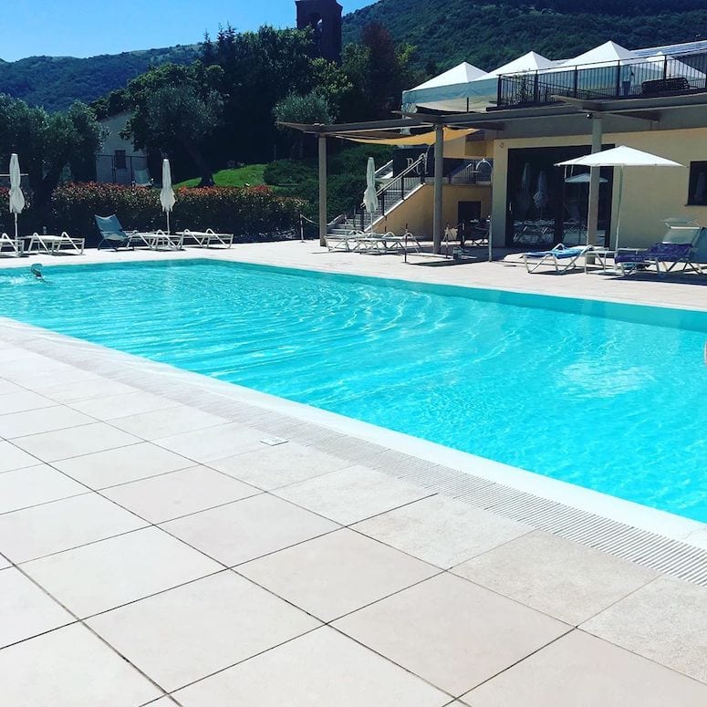 Foto de revestimento para piscina 35 - 39