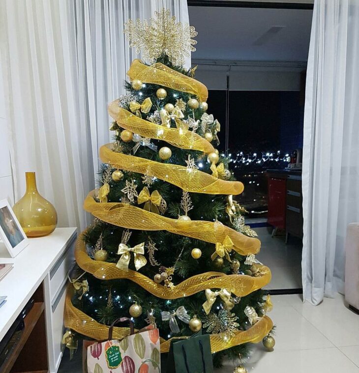 Foto de arvore de natal dourada 46 - 58