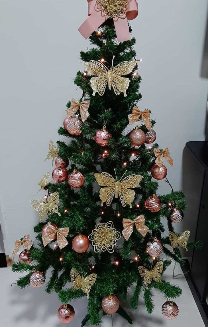 Foto de arvore de natal dourada 70 1 - 22