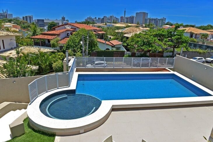 Foto de piscina com hidro 34 - 37