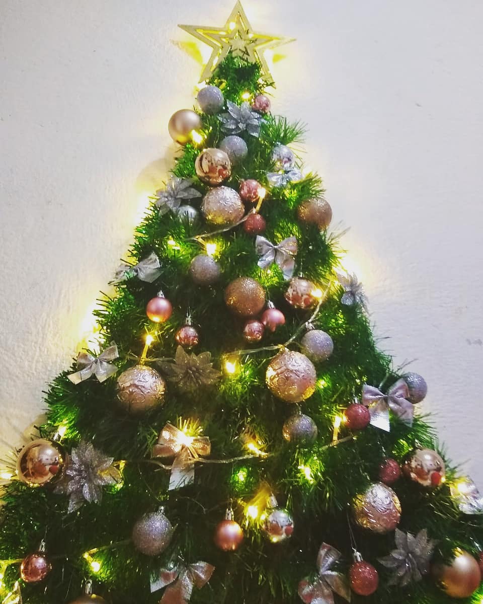 Foto de arvore de natal na parede 88 - 91