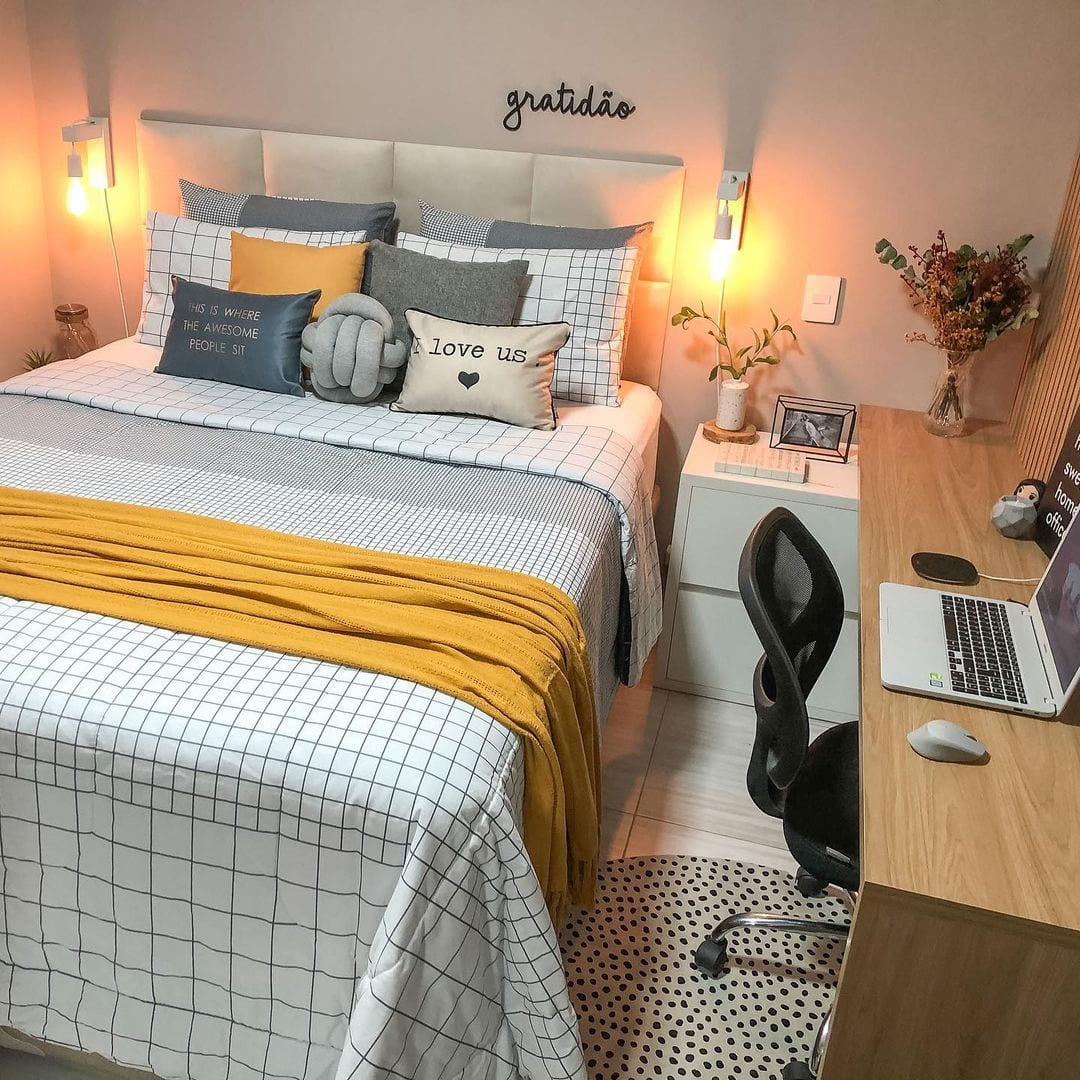 Foto de quarto com escritorio 8 - 20