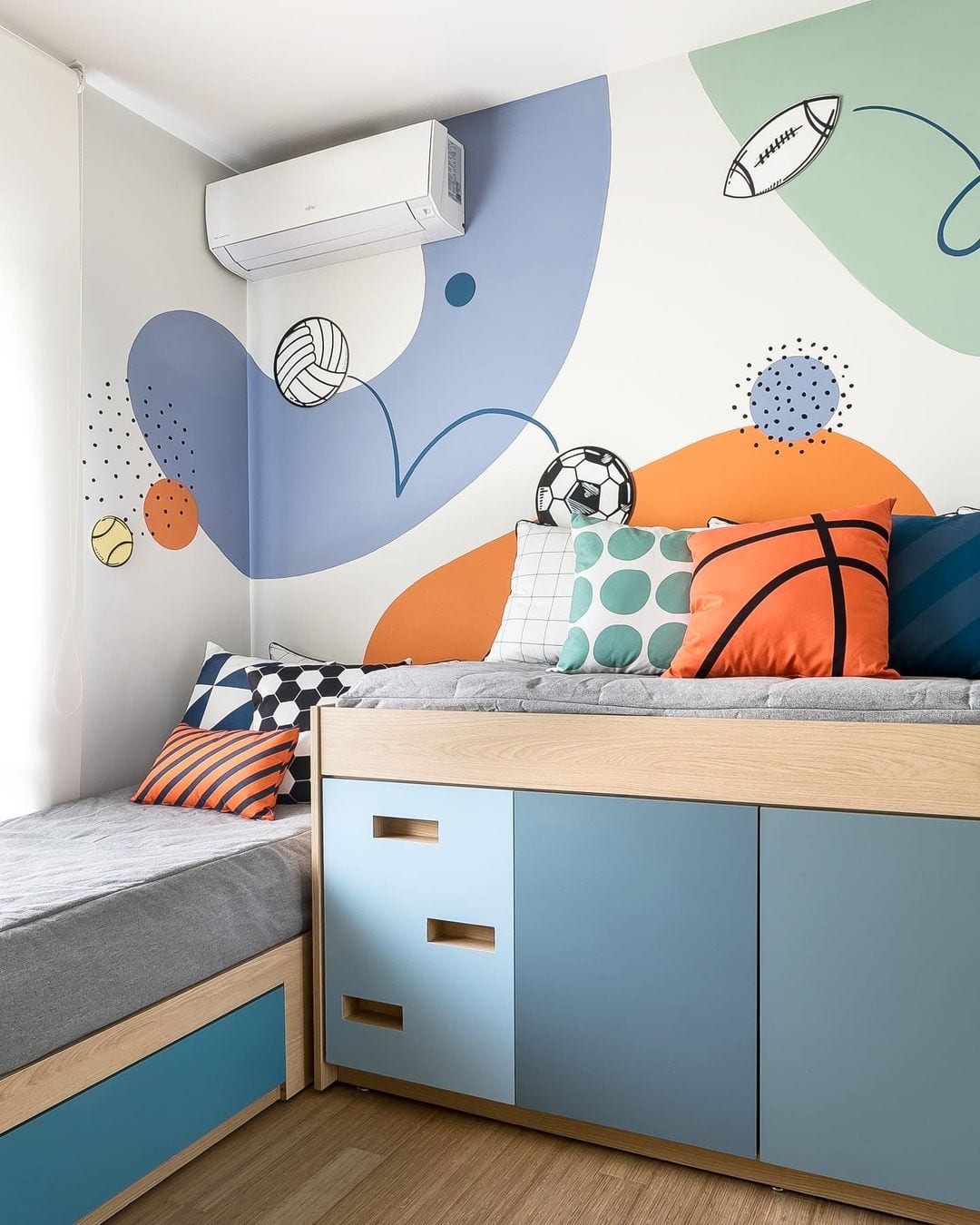 Foto de quarto infantil pequeno 68 - 39