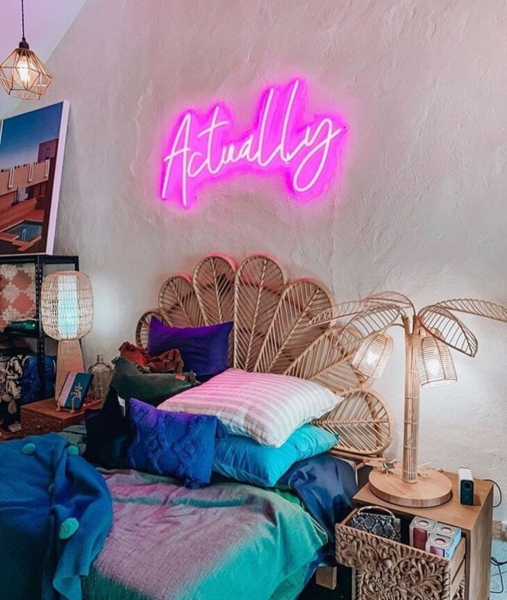 Foto de quarto neon 15 - 19