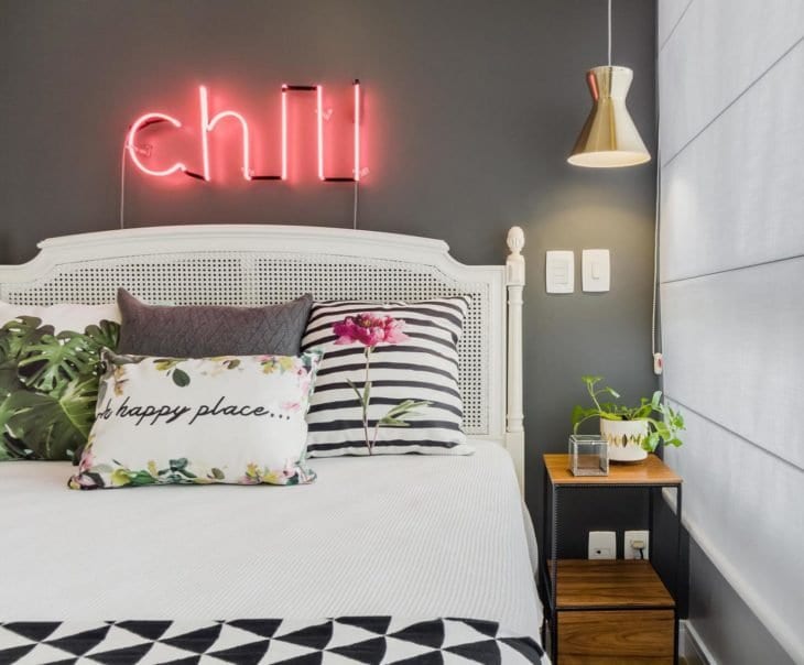 Foto de quarto neon 16 - 18