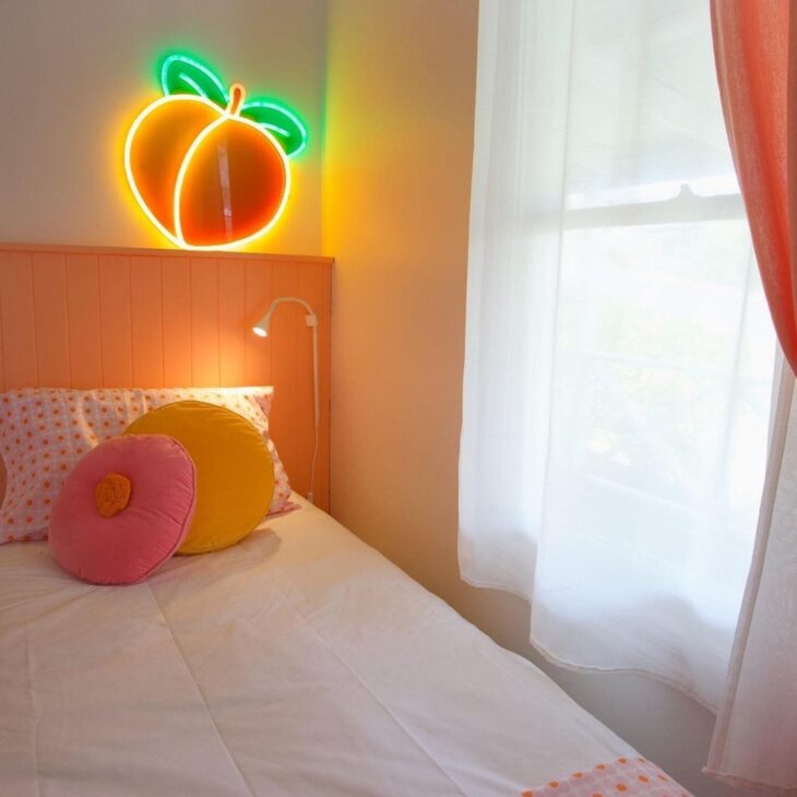 Foto de quarto neon 27 - 30