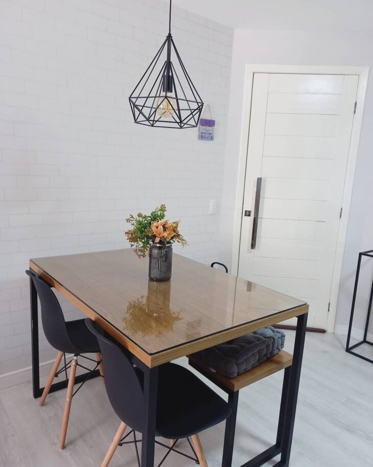 Foto de mesa para apartamento pequeno 58 - 59