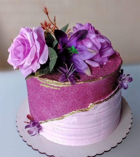 Bolo lilás: 50 ideias delicadas de bolos para se apaixonar e festejar