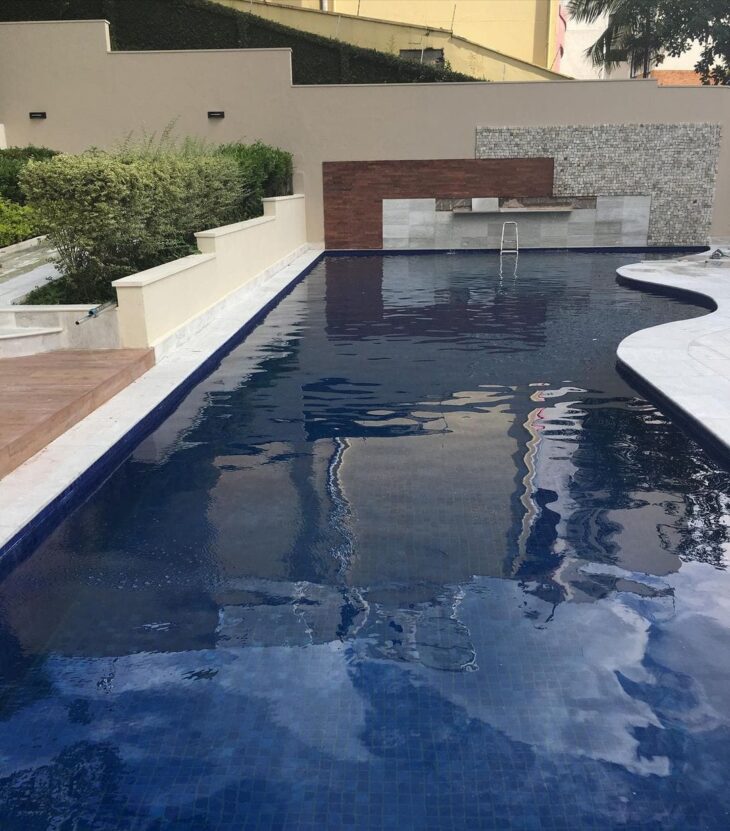 Foto de borda de piscina 14 - 17