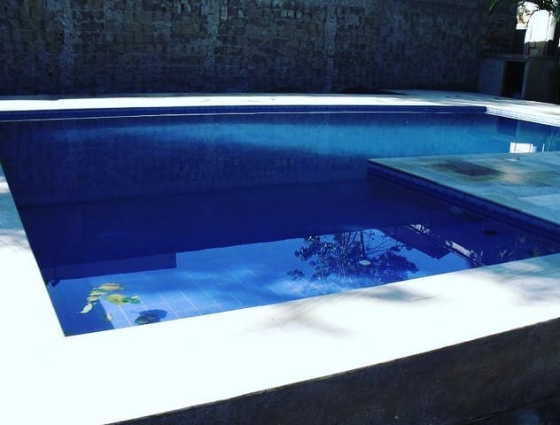 Foto de borda de piscina 19 - 22