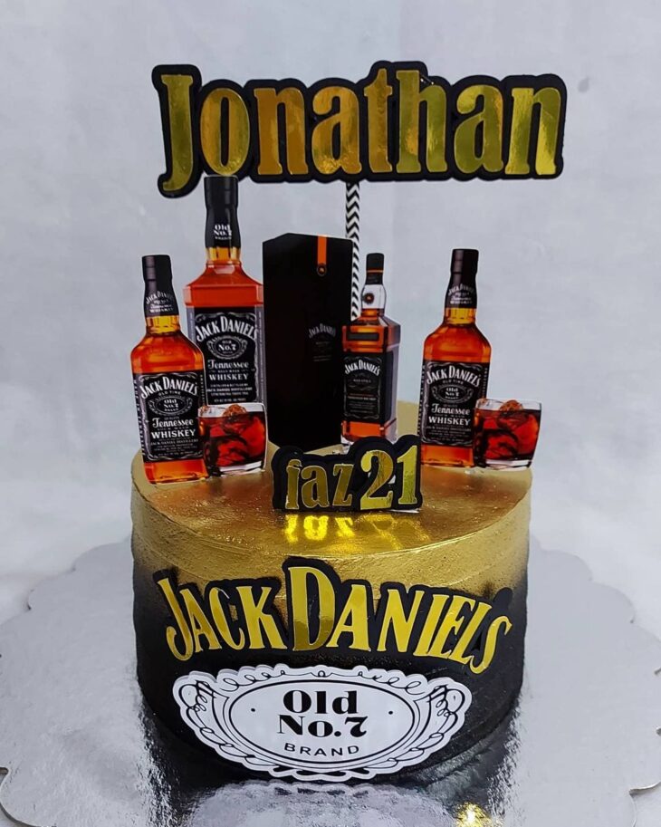 Foto de bolo jack daniels 61 - 64