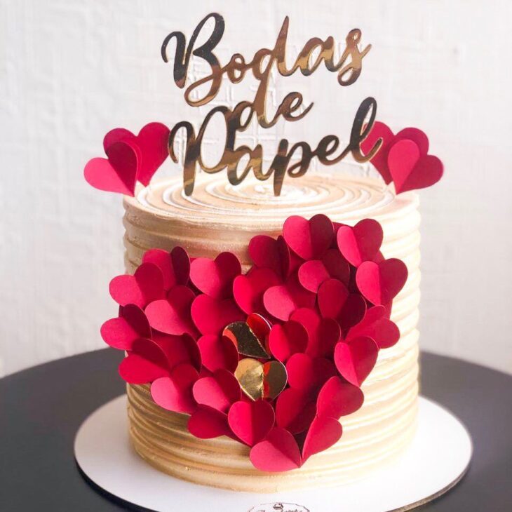 Foto de bolo bodas de papel 15 - 18